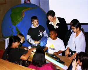students with glow discharge tube